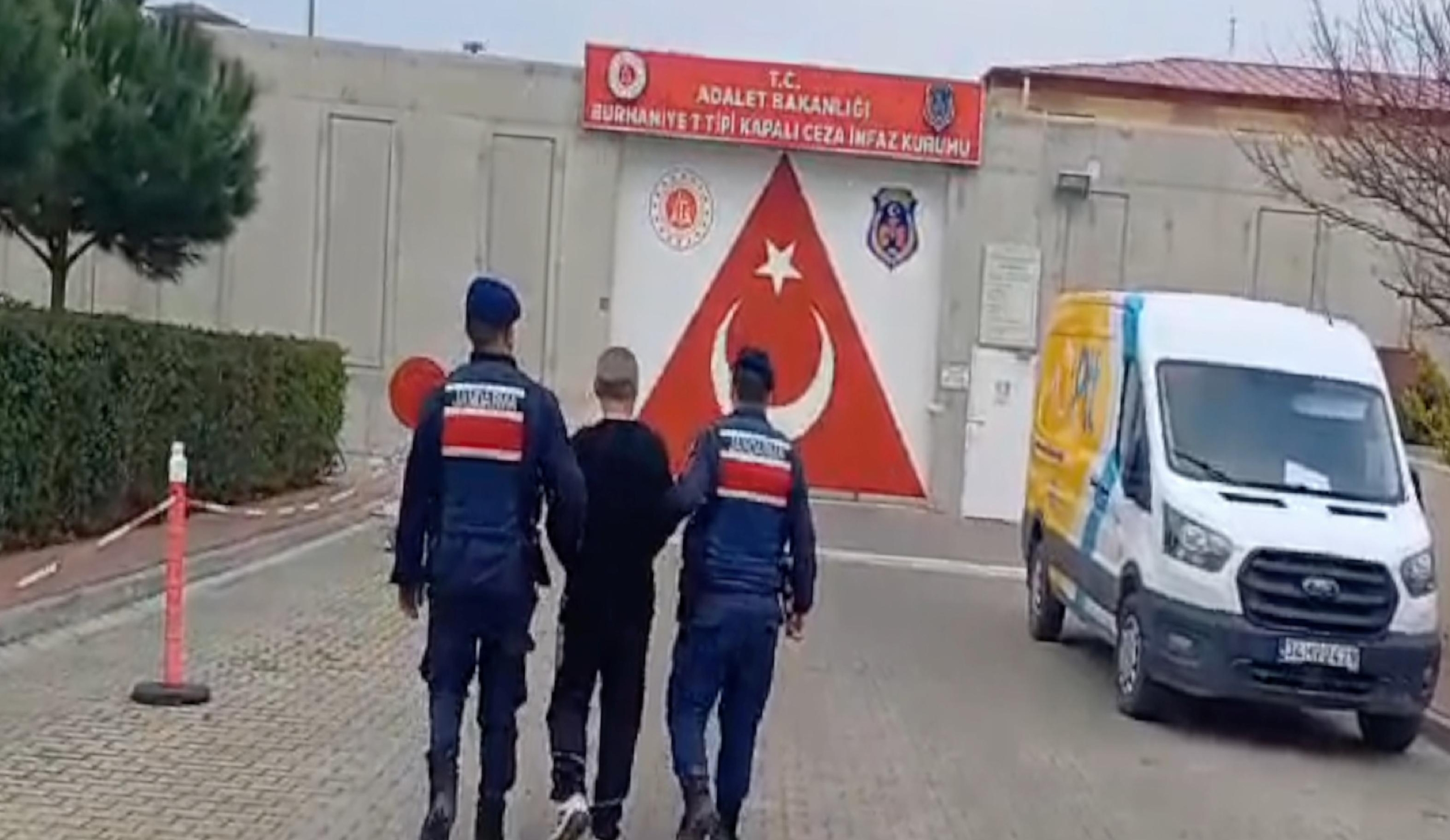 balikesirde-32-yil-kesinlesmis-hapis-cezasi-bulunan-firari-hukumlu-yakalandi-haberi-LVEkWeuV.jpg