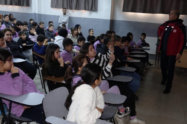 Balıkesir’de okullarda afet ve yangın tatbikatı yapıldı haberi