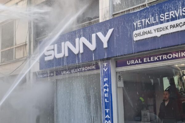 Balıkesir’de televizyon tamir atölyesinde çıkan yangın söndürüldü haberi