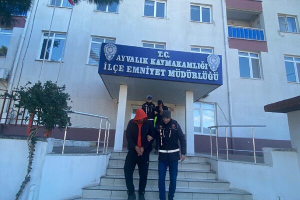 Balıkesir’de uyuşturucu operasyonlarında yakalanan 3 şüpheli tutuklandı haberi