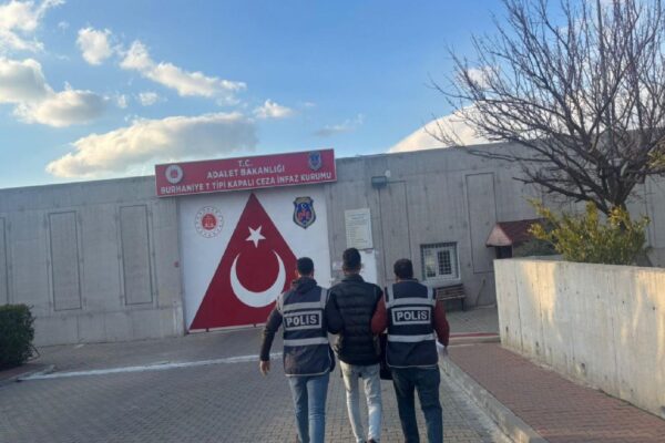 Balıkesir’de yediemin otoparkından 4 araç çalınmasına ilişkin 2 şüpheli tutuklandı haberi