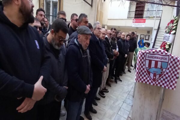 Balıkesirli “davulcu Ahmet” son yolculuğuna uğurlandı haberi