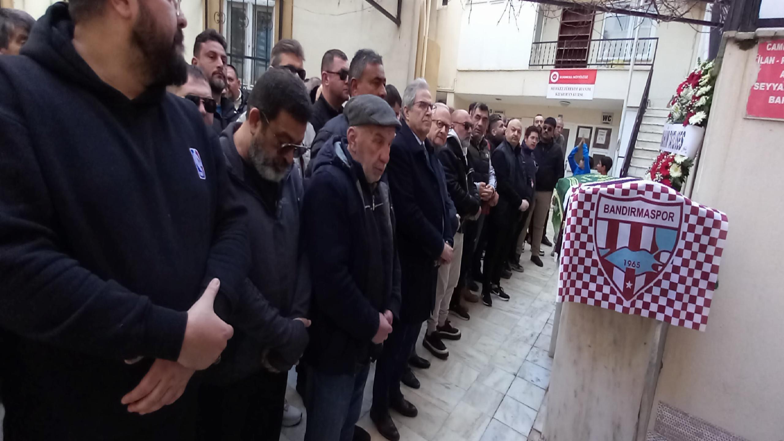 balikesirli-davulcu-ahmet-son-yolculuguna-ugurlandi-haberi-GD7iW6ZV.jpg