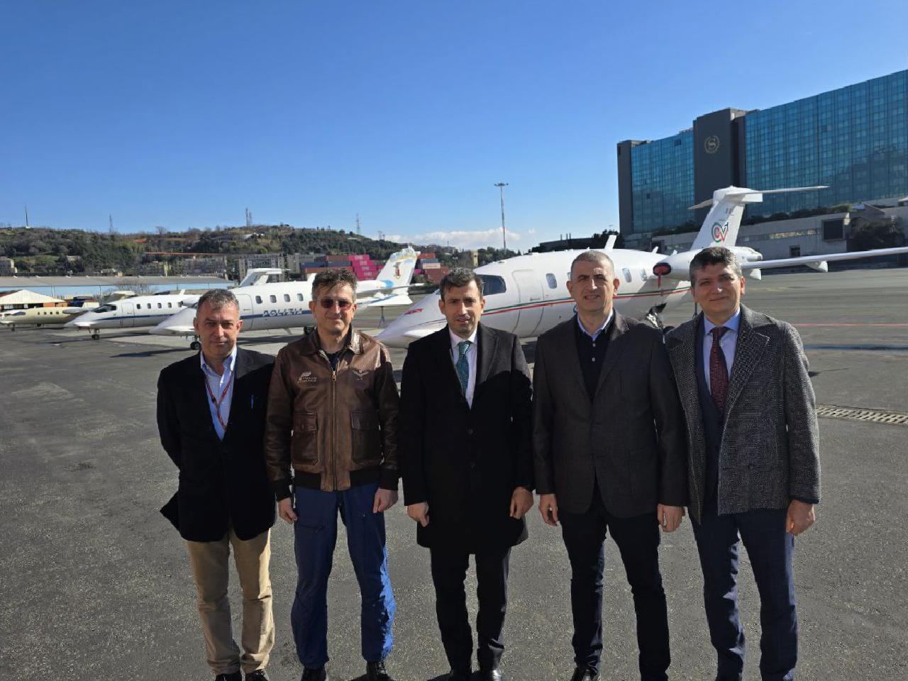 baykar-yonetim-kurulu-baskani-bayraktar-piaggio-p180nin-pilot-koltugunda-haberi-AdcRgsWW.jpg