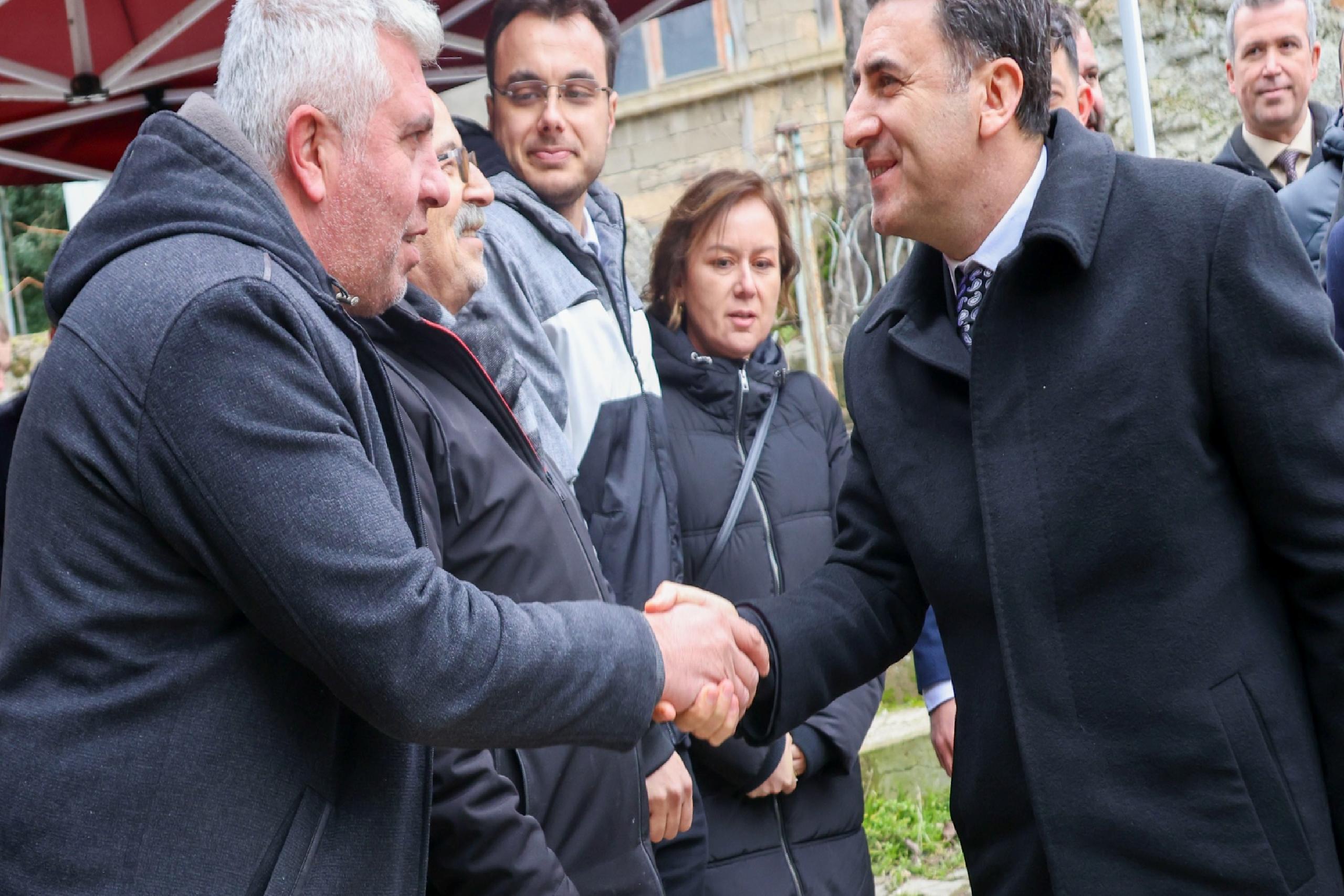bilecik-valisi-aygol-sirhoca-koyunu-ziyaret-etti-haberi-zINay4ur.jpg