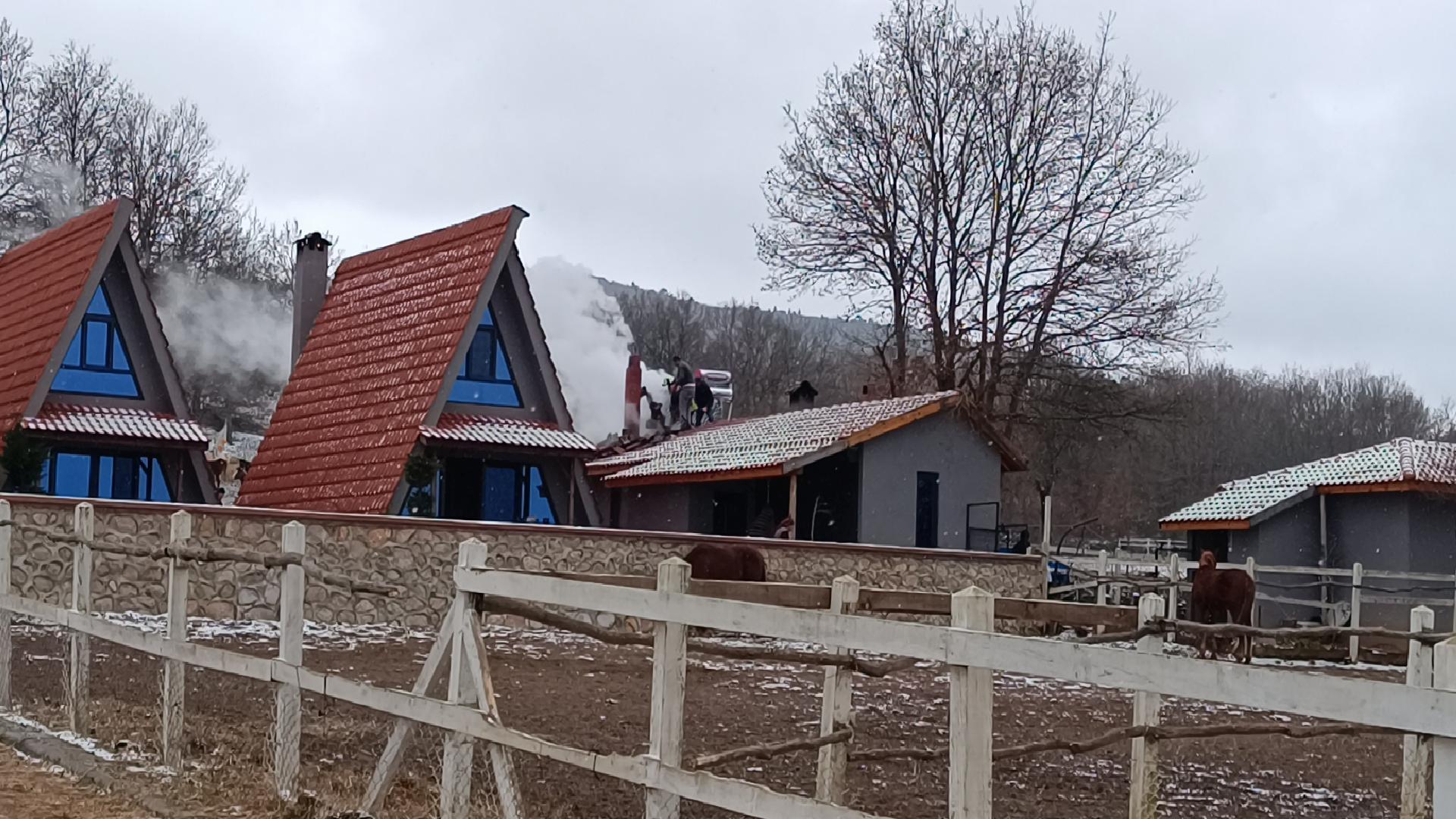 bilecikte-ciftlikte-cikan-yangin-sonduruldu-haberi-NUMWr6Jh.jpg