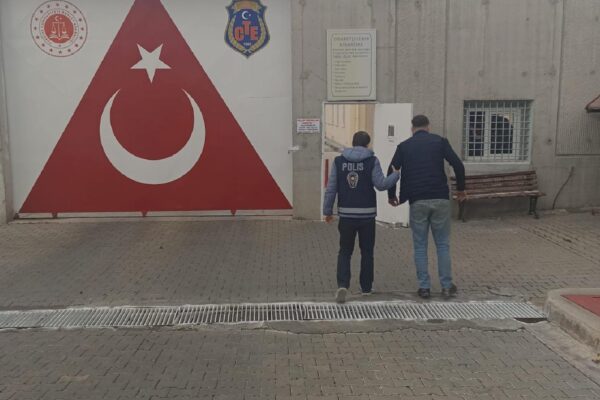 Burhaniye’de firari hükümlü yakalandı haberi
