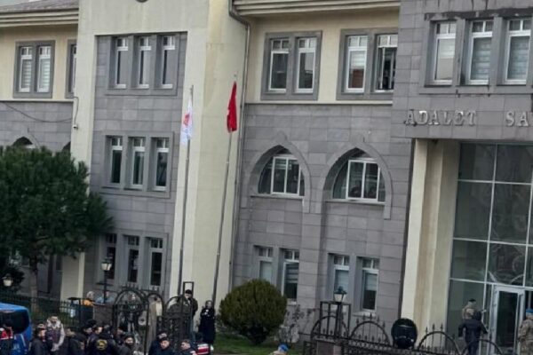 Bursa merkezli kablo hırsızlığı operasyonunda 22 şüpheli yakalandı haberi