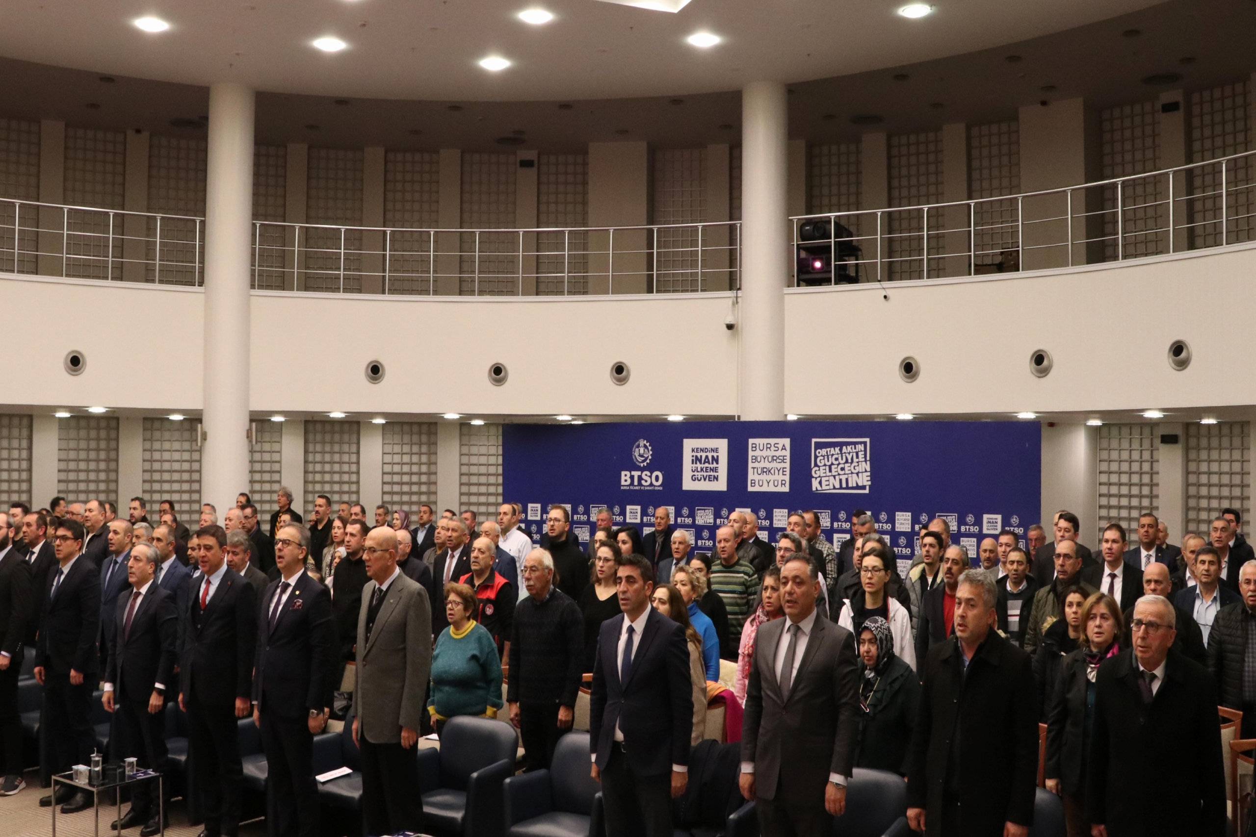 bursada-esnaf-ve-kooperatiflere-e-ticaret-ile-ihracat-egitimi-verildi-haberi-wPF4X1sb.jpg