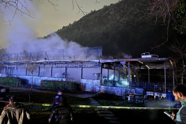 Bursa’da restoran yangında kullanılamaz hale geldi haberi