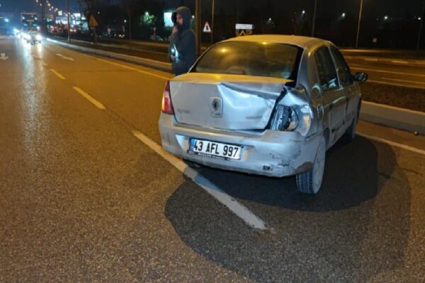 Bursa’daki trafik kazasında 2 kişi yaralandı haberi