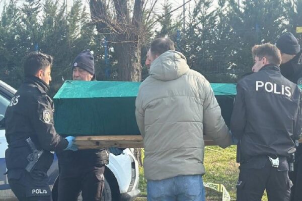 Büyükçekmece’de parkta alkol alarak uyuyan kişi donarak öldü haberi
