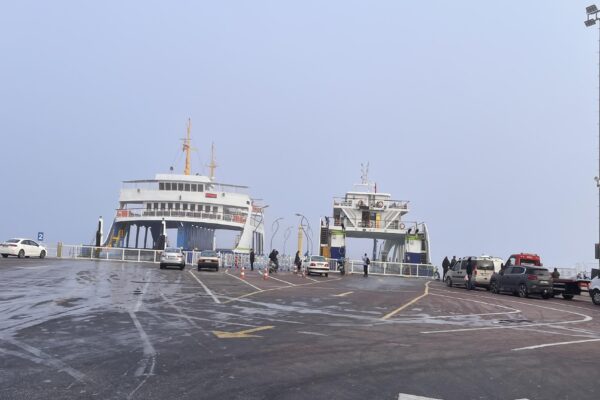 Çanakkale Boğazı sis nedeniyle transit gemi geçişlerine kapatıldı haberi