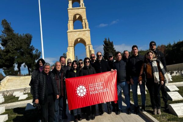Çanakkale ve Balıkesirli gazeteciler, “Basın Köprüsü” etkinliğiyle şehitlikleri gezdi haberi