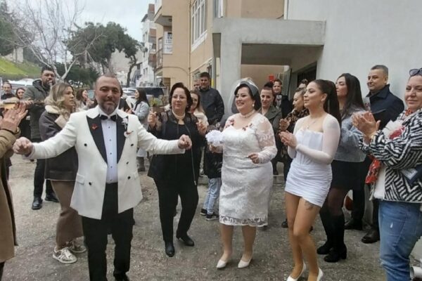 Çanakkale’de 10 yıl önce boşanan çift Sevgililer Günü’nde yeniden evlendi haberi