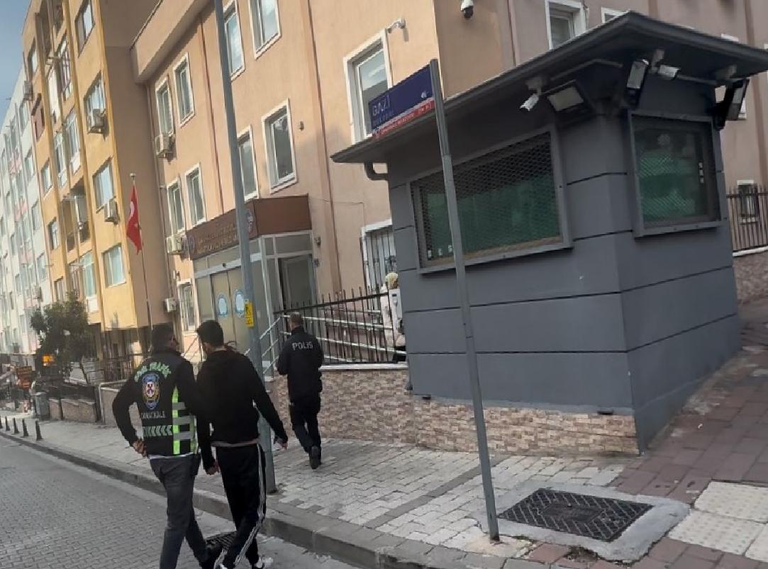 canakkalede-motosikletiyle-trafik-guvenligini-tehlikeye-dusuren-surucuye-14-bin-lira-ceza-yazildi-haberi-9bOaHcMP.jpg