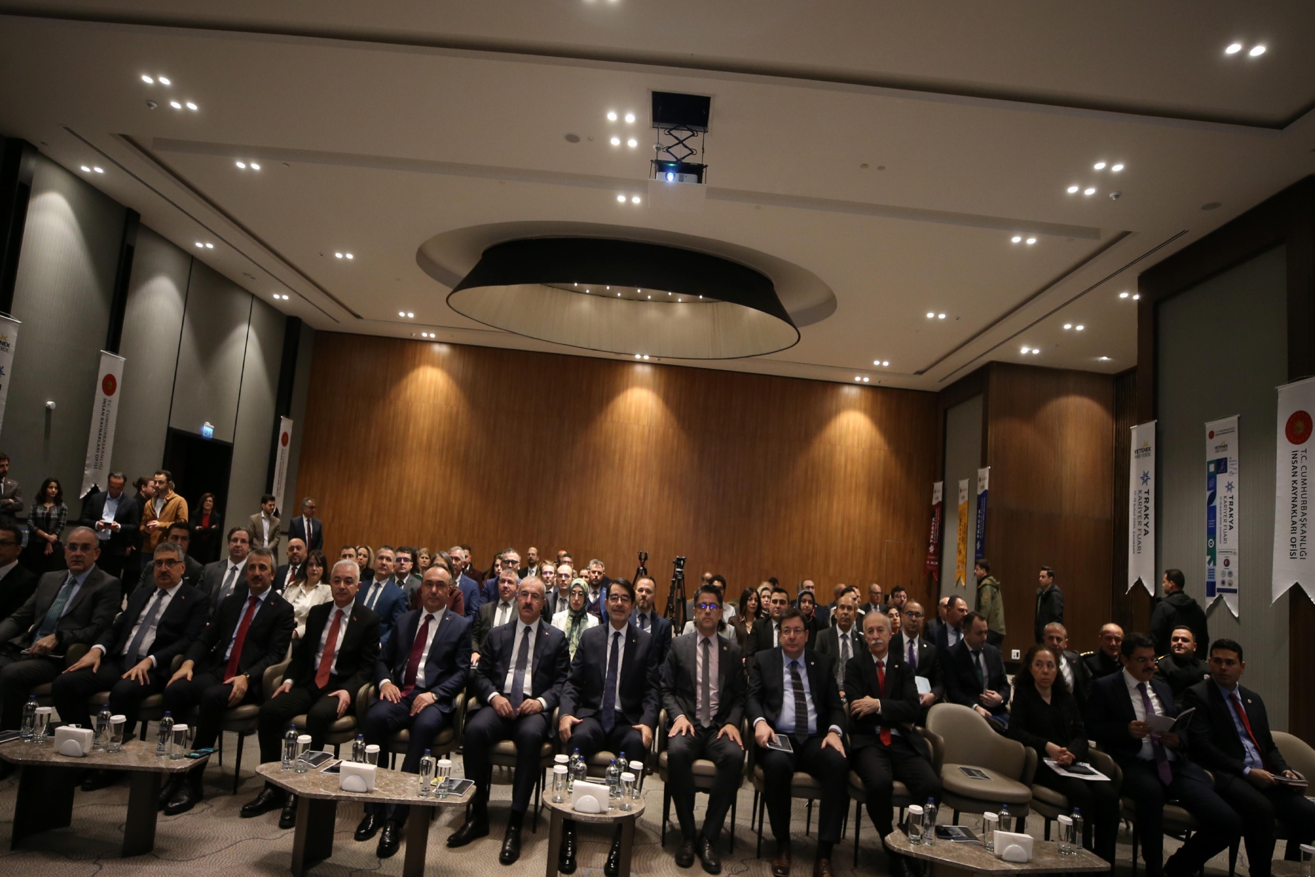 canakkalede-trakya-kariyer-fuari-hazirlik-calistayi-duzenlendi-haberi-fpm7CL19.jpg
