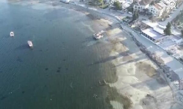 Çanakkale’nin bazı kıyılarında deniz suyu çekildi haberi