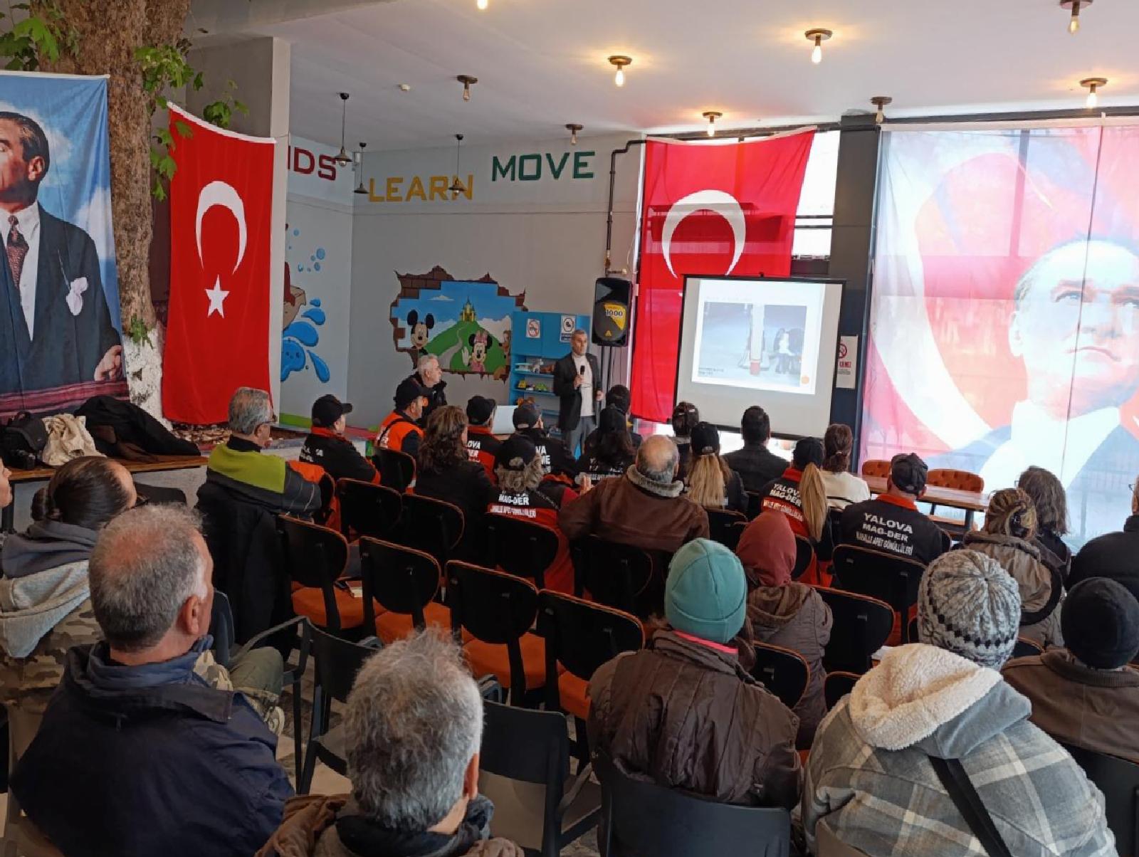 cinarcikta-yangin-farkindaligi-icin-seminer-duzenlendi-haberi-CbbZ3Fd8.jpg