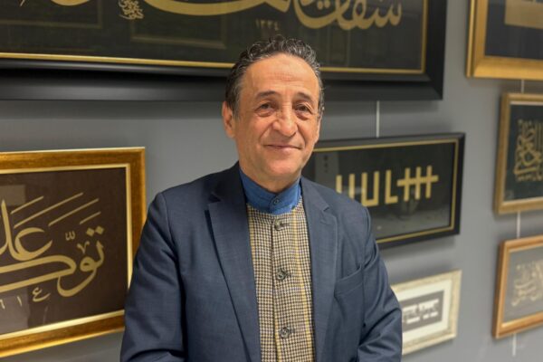 DOSYA HABER/YEDİ İKLİM DÖRT KÖŞEDE TÜRKÇENİN SERÜVENİ – Şair ve yazar Mürsel Sönmez, Nuri Pakdil’in kullandığı dille edebiyata nefes kattığını söyledi: haberi