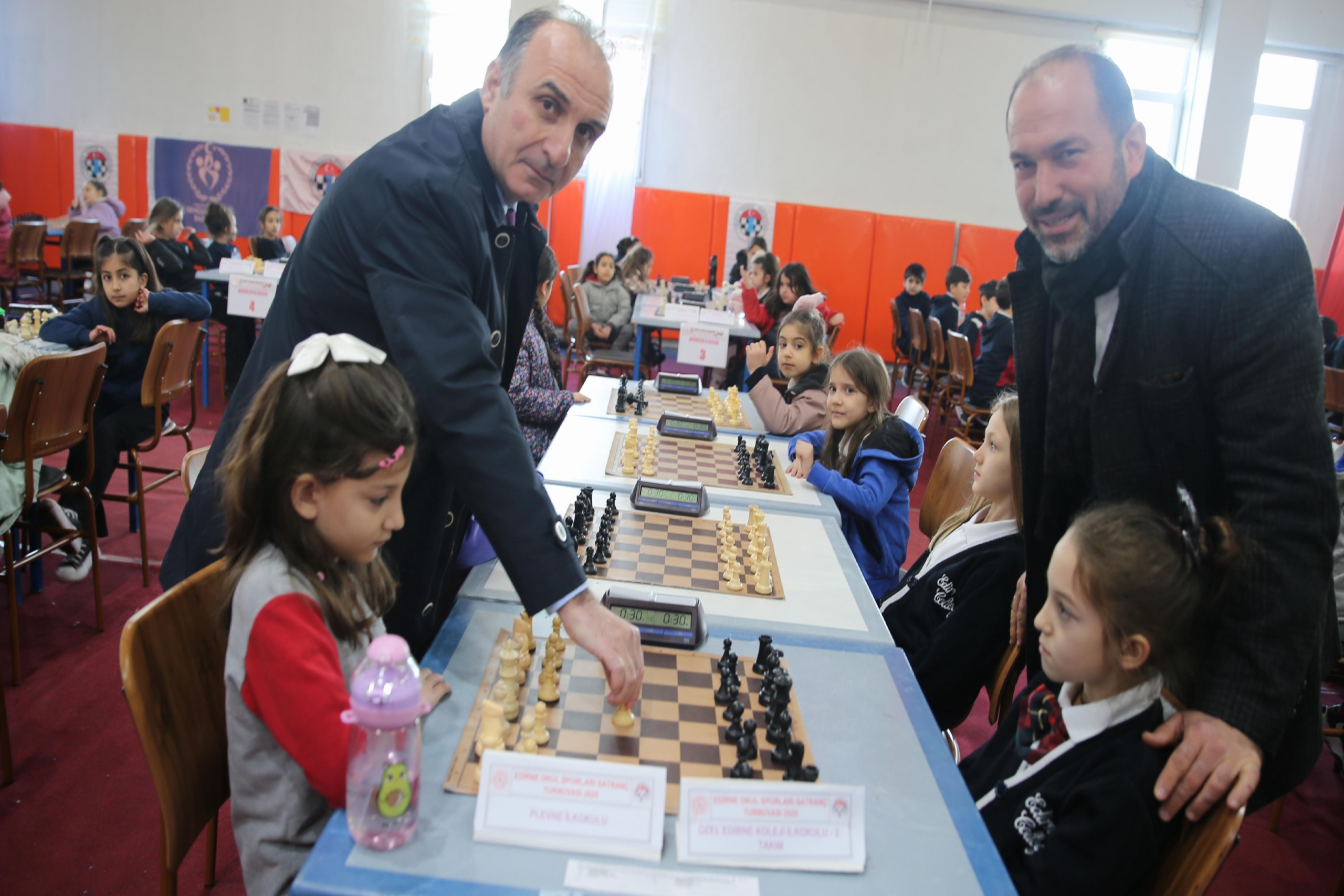 edirne-1-bolge-satranc-turnuvasi-devam-ediyor-haberi-hTzEqWKw.jpg