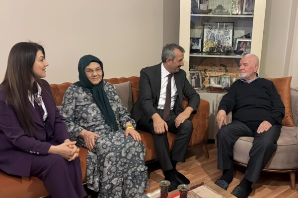 Edirne Valisi Sezer “Aile Yılı” kapsamında evliliklerinin 63. yılındaki çifti ziyaret etti haberi