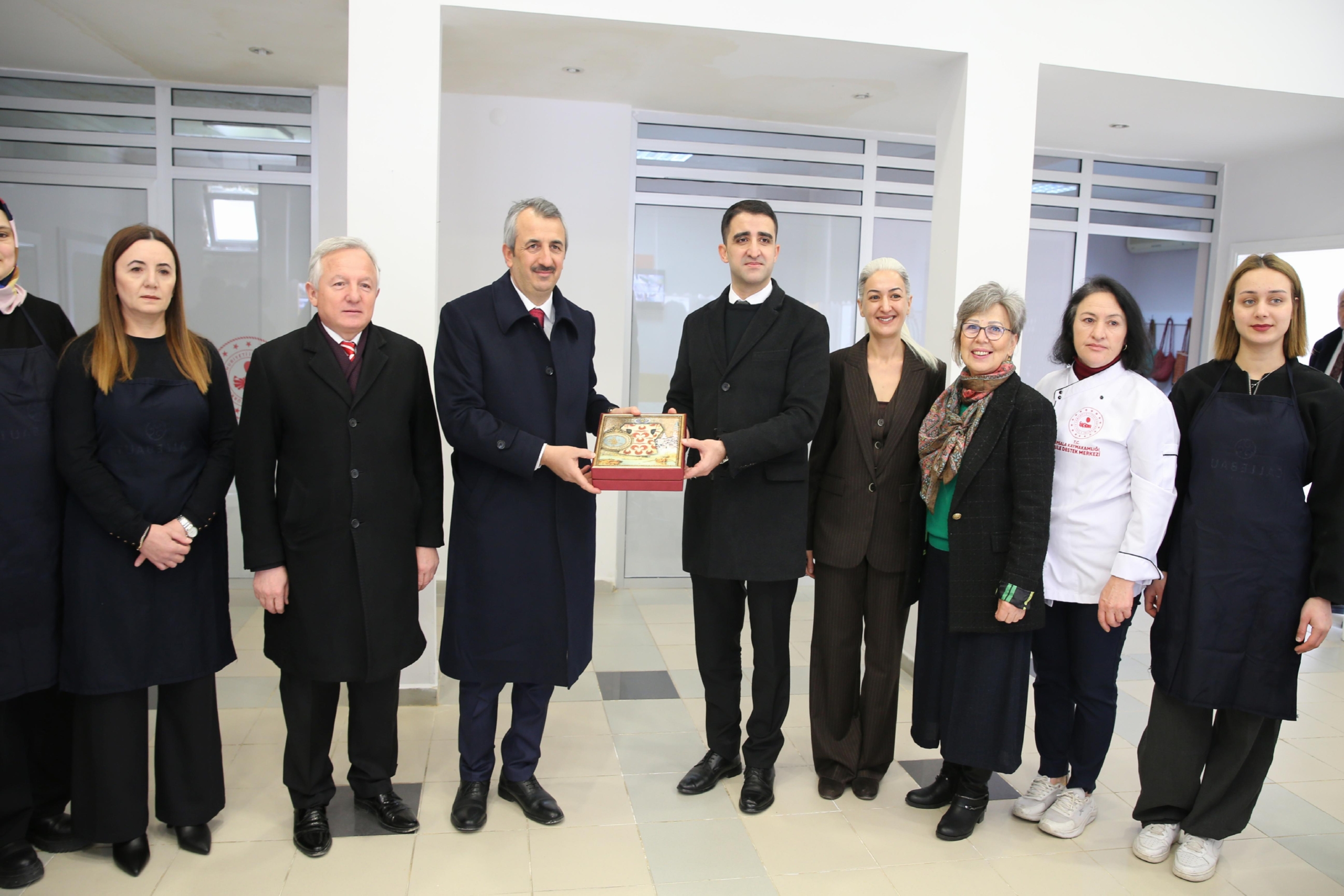 edirne-valisi-sezer-ipsalada-ziyaretlerde-bulundu-haberi-nrp8pwuu.jpg