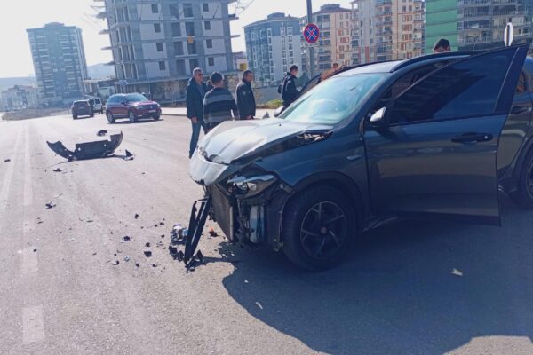 Edirne’de ciplerin çarpıştığı kazada 3 kişi yaralandı haberi
