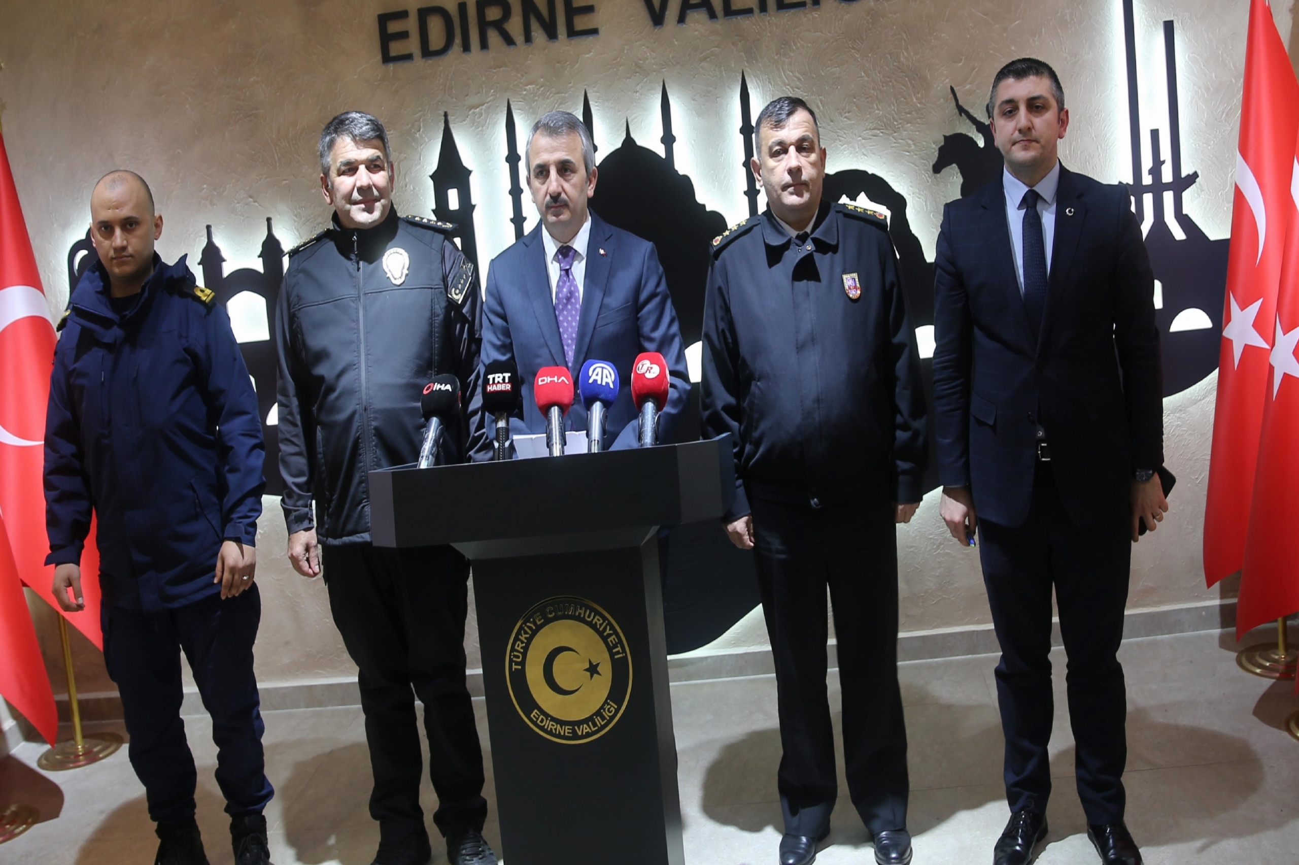 edirnede-gecen-ay-1-ton-223-kilogram-uyusturucu-ele-gecirildi-haberi-4Mb2rgSc.jpg