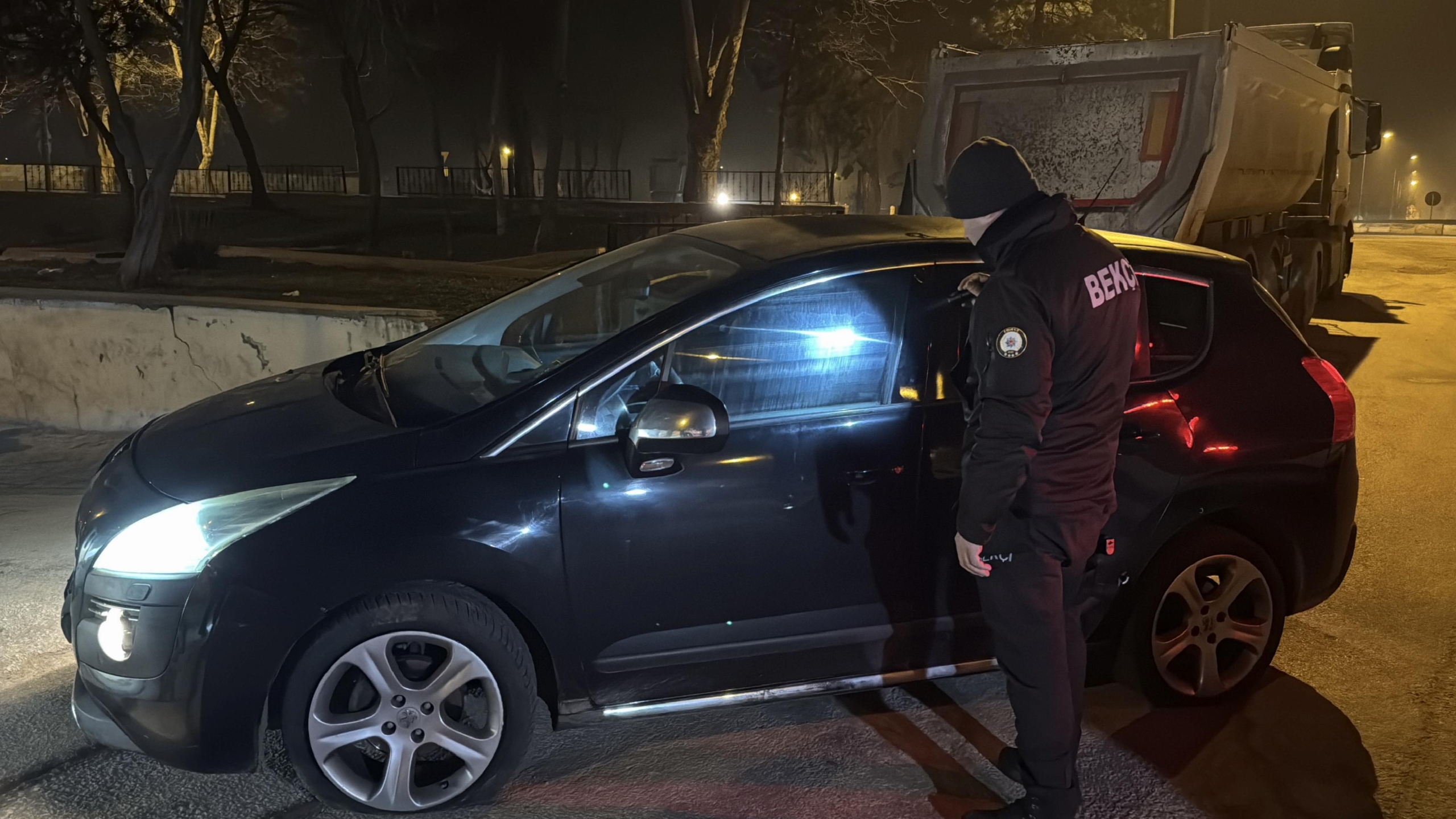 edirnede-polisten-kacan-suphelilerin-yakalanmasi-icin-calisma-baslatildi-haberi-Q7XXRGwD.jpg