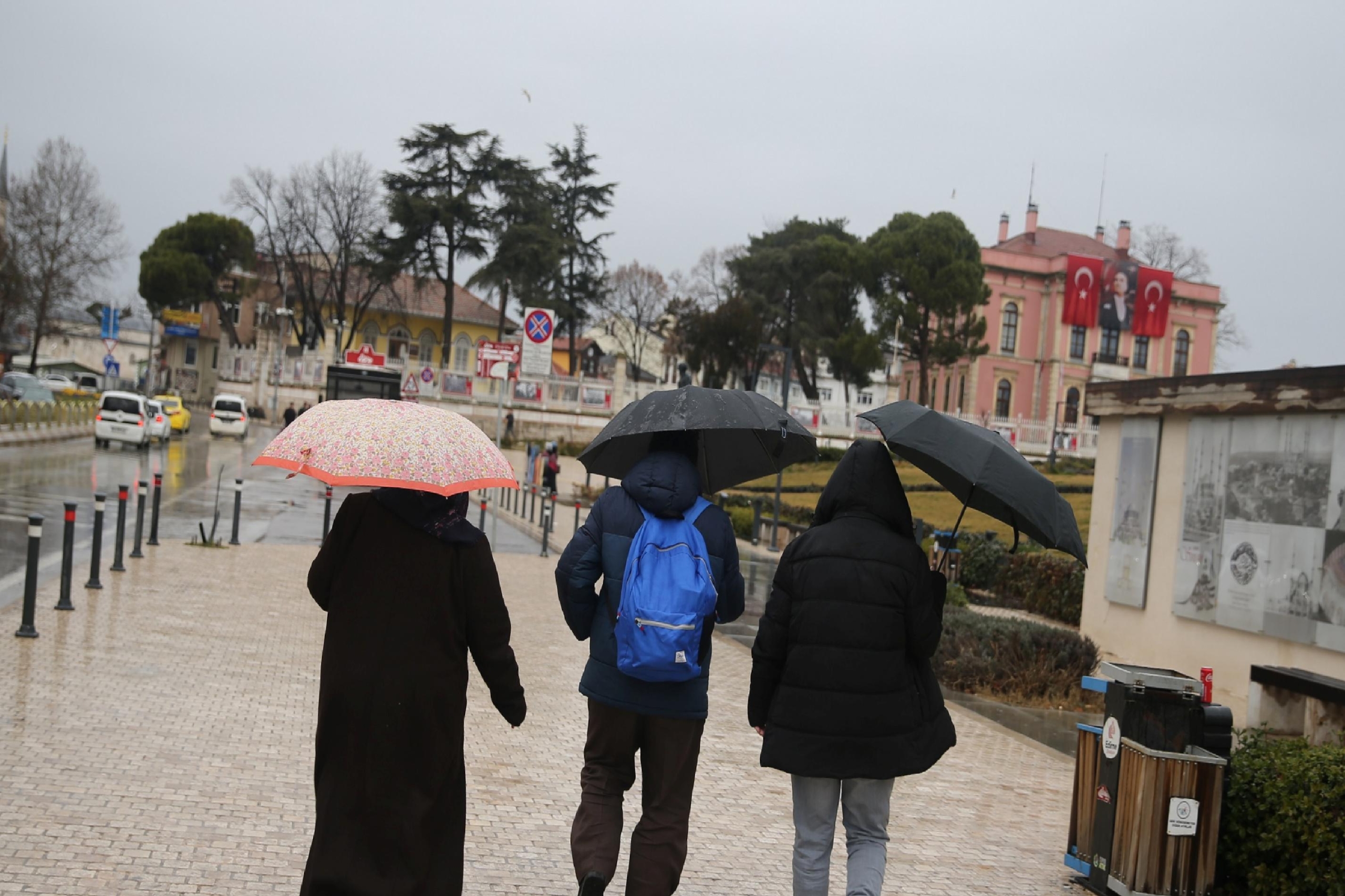 edirnede-saganak-etkili-oldu-haberi-KUJarXwx.jpg
