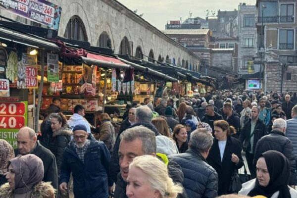 Eminönü’nde ramazan alışverişi yoğunluğu haberi
