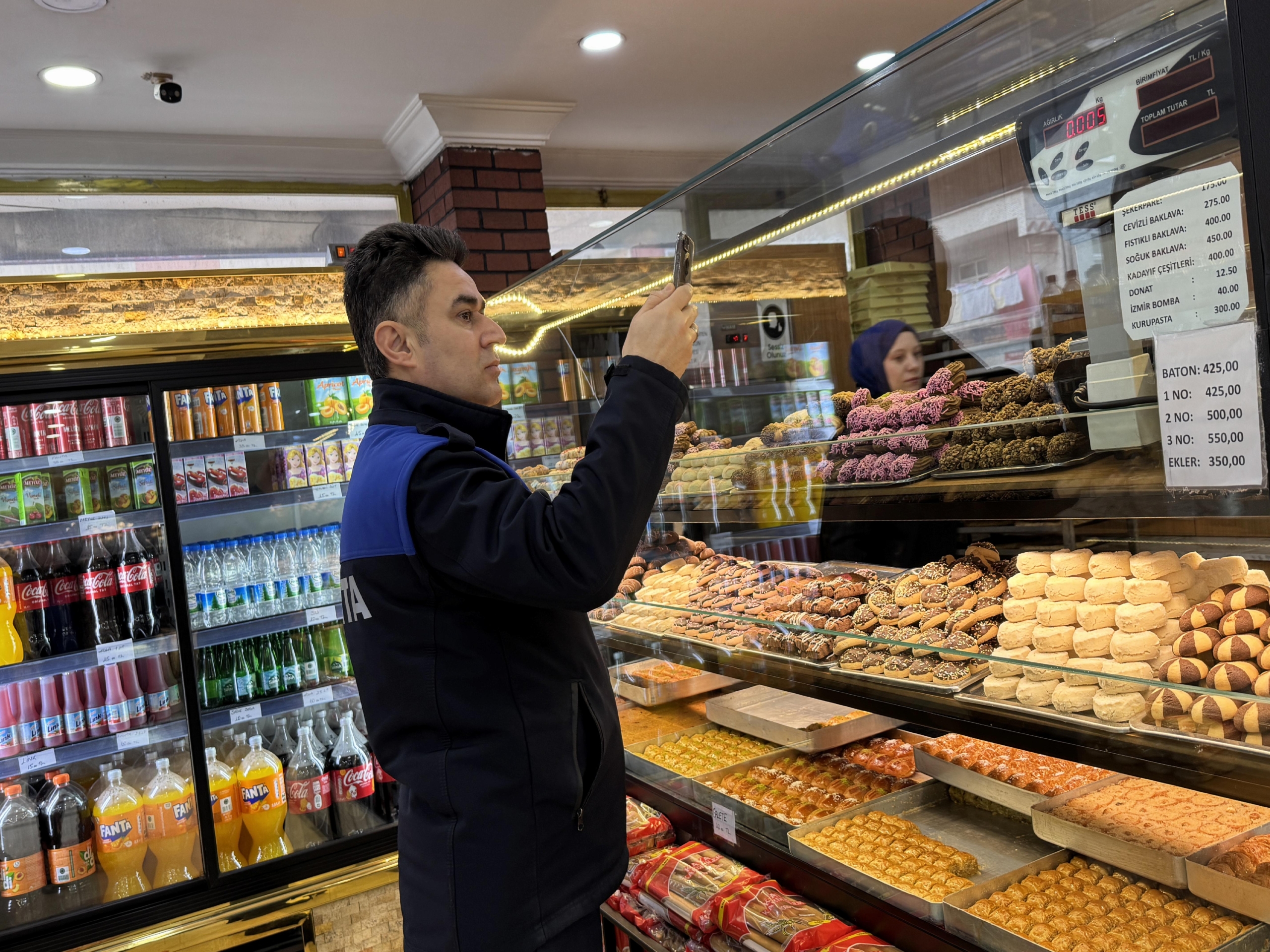 esenlerde-gida-satisi-yapilan-is-yerleri-denetlendi-haberi-crQwL4UO.jpg