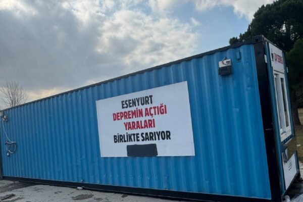 Esenyurt Belediyesince depremzedeler için toplanan yardım malzemeleri depolarda bırakıldı haberi