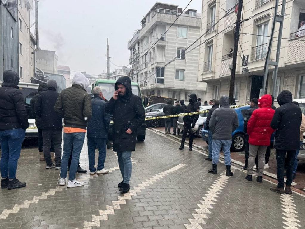 esenyurtta-bir-kisi-karisini-bogarak-oldurdu-haberi-4xkzSY8K.jpg
