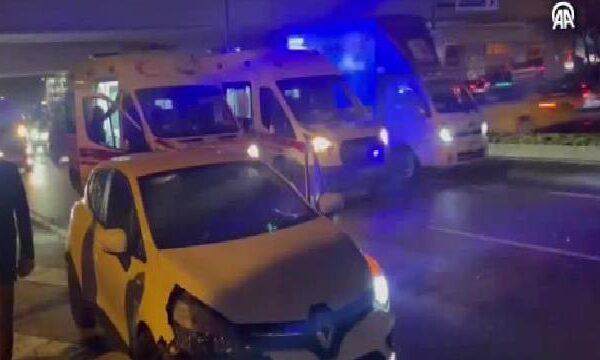 Eyüpsultan’da otomobilin çarptığı motosikletteki 2 kişi yaralandı haberi