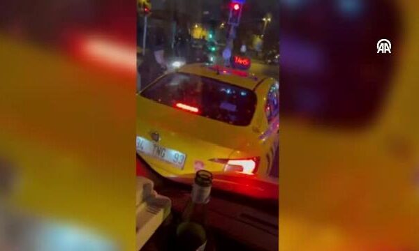 Fatih’te ambulansa yol vermeyen taksi sürücüsüne 1986 lira ceza kesildi haberi