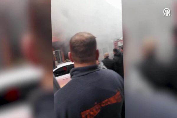 Gaziosmanpaşa’da depoda çıkan yangın söndürüldü haberi