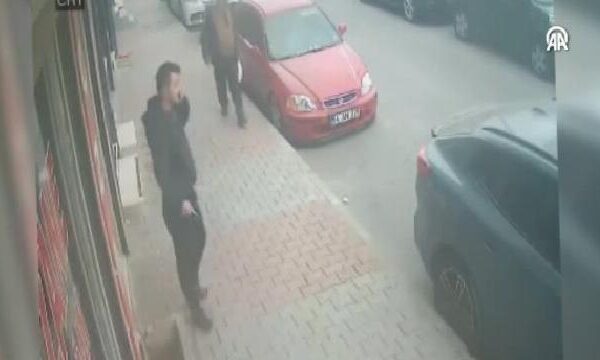 Gaziosmanpaşa’da eczaneye düzenlenen silahlı saldırı anı güvenlik kamerasında haberi