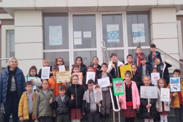 Gelibolu’da öğrenciler Vergi Haftası’nı kutladı haberi