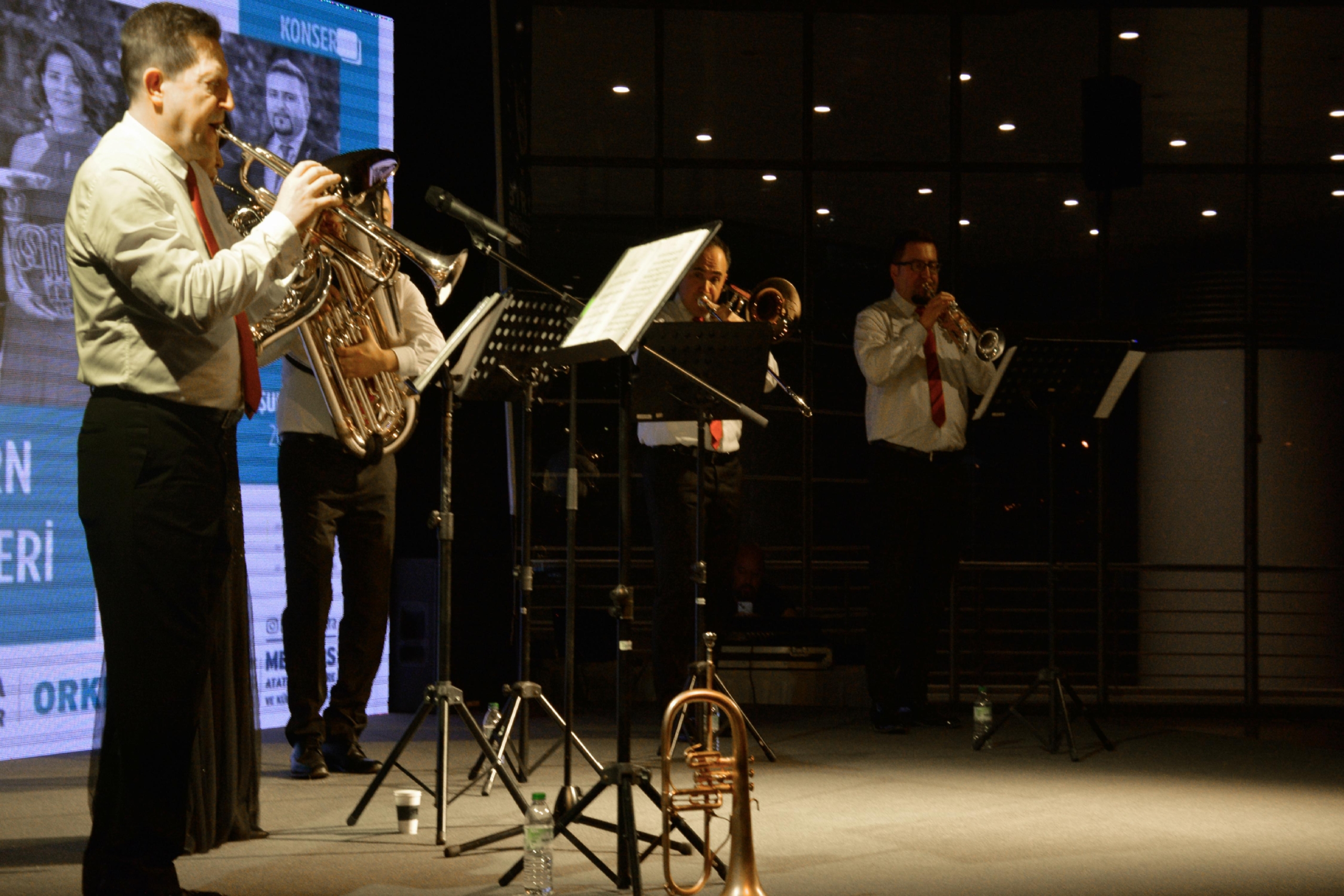 golden-horn-brass-grubu-bursada-konser-verdi-haberi-YpjfihkC.jpg