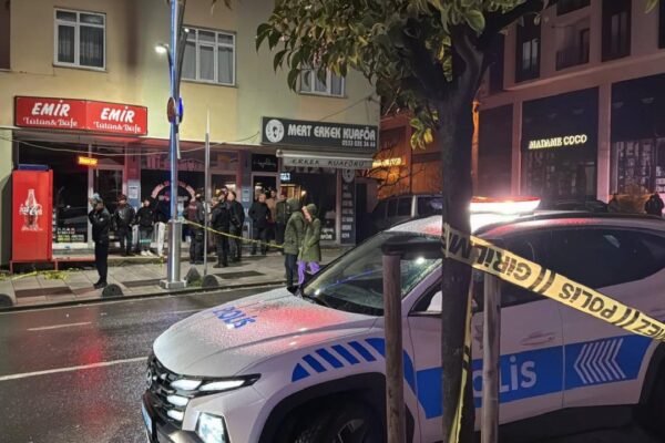 GÜNCELLEME – Kocaeli’de eşini tabancayla öldüren kadın tutuklandı haberi