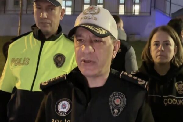 İstanbul Emniyet Müdürü Yıldız, okul çevrelerinde yapılan denetimlere katıldı haberi