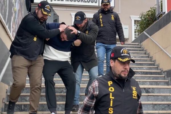 İstanbul’da 27 yıl 4 ay kesinleşmiş hapis cezası bulunan hükümlü yakalandı haberi