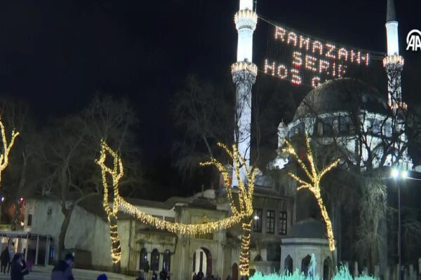 İstanbul’da ilk teravih namazı kılındı haberi