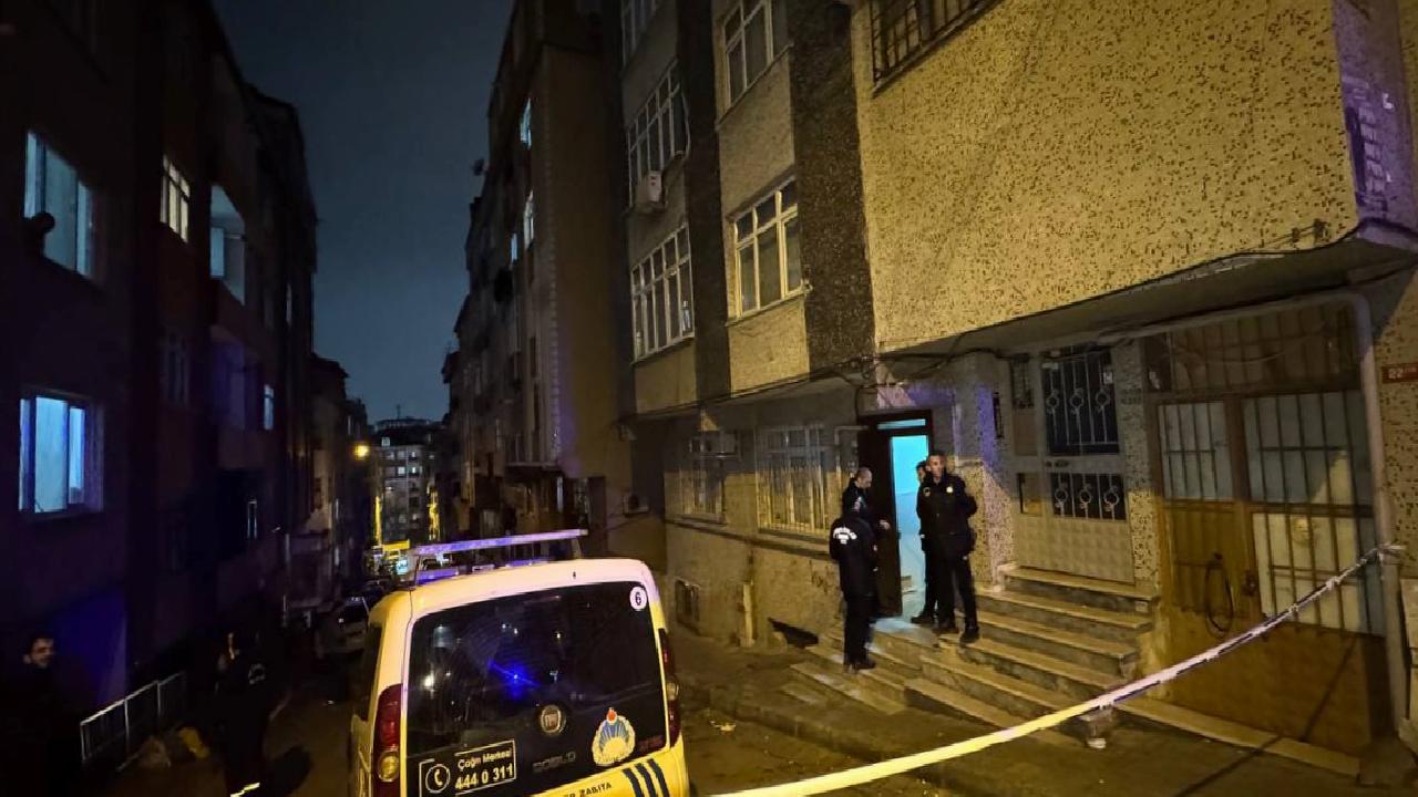 istanbulda-kolonlarinda-catlaklar-olusan-bina-tahliye-edildi-haberi-VSLNnNBN.jpg