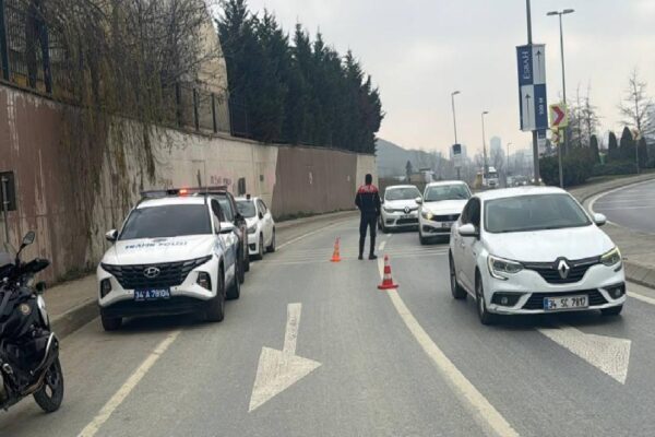 İstanbul’da okul çevrelerinde asayiş uygulaması yapılıyor haberi
