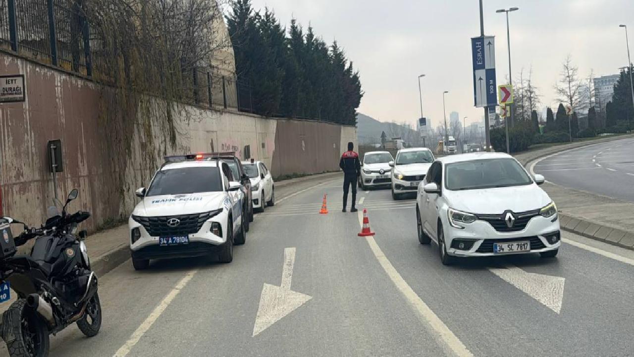 istanbulda-okul-cevrelerinde-asayis-uygulamasi-yapiliyor-haberi-N56NlV4Y.jpg
