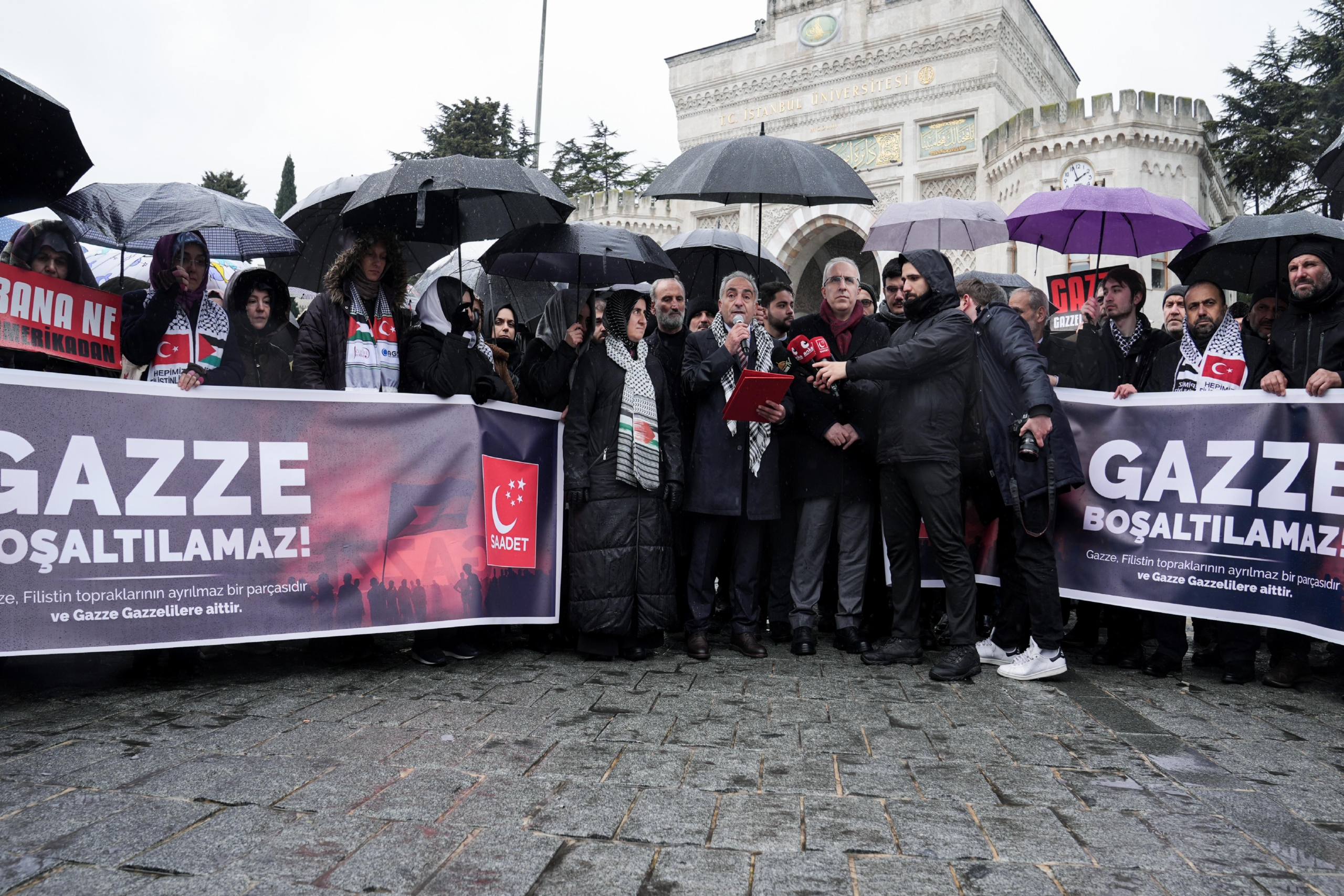 istanbulda-trumpin-filistinlileri-yerinden-etme-planina-karsi-protesto-duzenlendi-haberi-XjZLn3nu.jpg