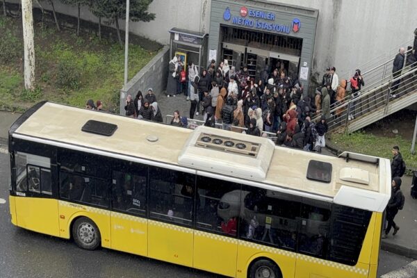 İstanbul’da “viyadük düzenleme çalışması” metro hattındaki yolcuları mağdur etti haberi